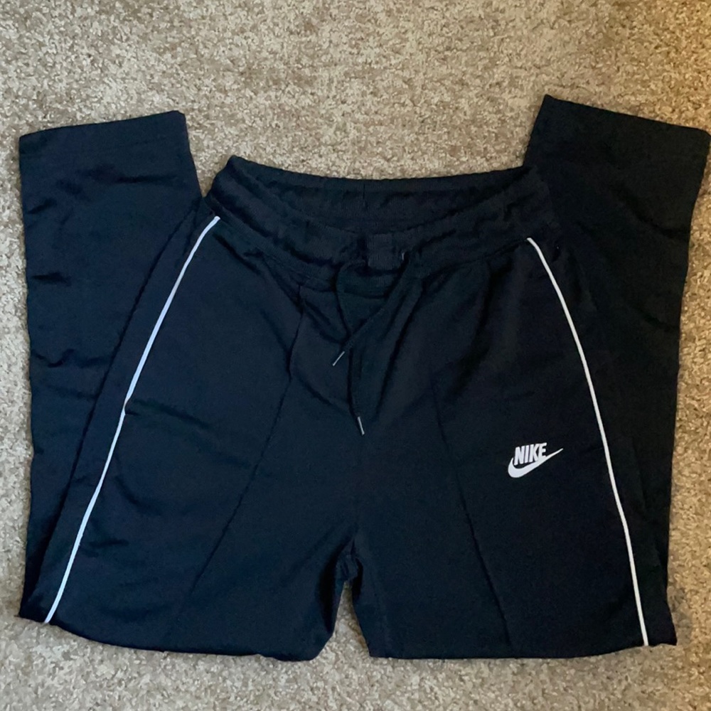 nike women track pants size small